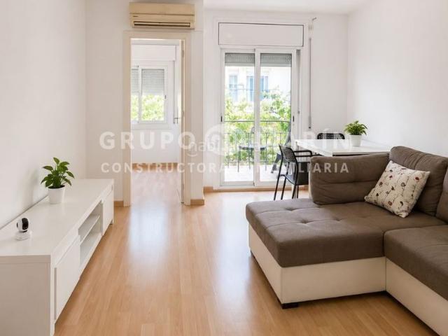Piso en venta en Barcelona, La Teixonera. Reformado piso en el barrio de La Teixonera. Pisos.