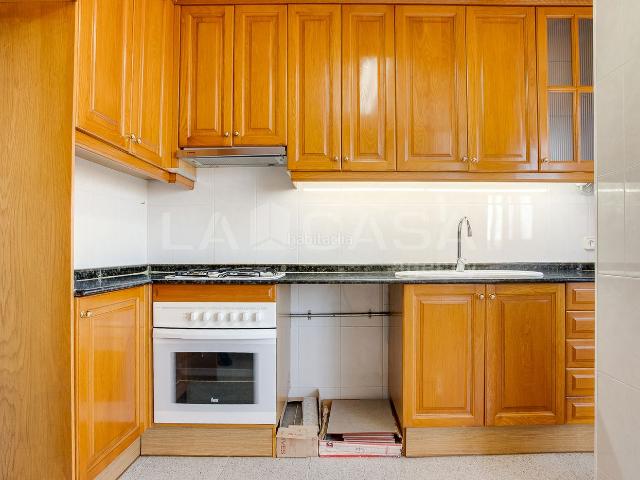 Piso en venta en Barcelona, La Verneda La Pau. ASCENSOR TRES HABITACIONES. Pisos.