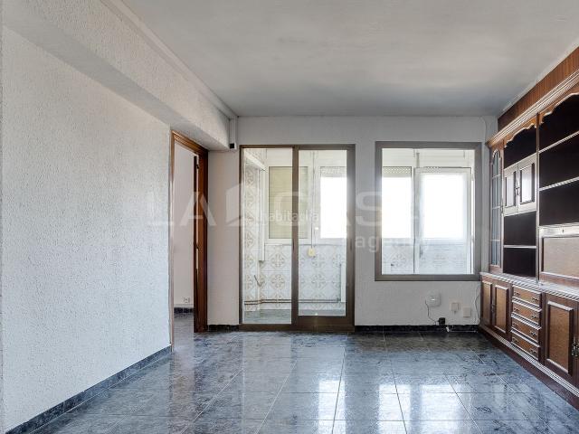 Piso en venta en Barcelona, La Verneda La Pau. GRAN OPORTUNIDAD EN BARCELONA!. Pisos.
