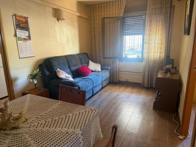 Piso en venta en Barcelona, La Verneda La Pau. Piso exterior y soleado de 64 m de 3 habitaciones. Pisos.