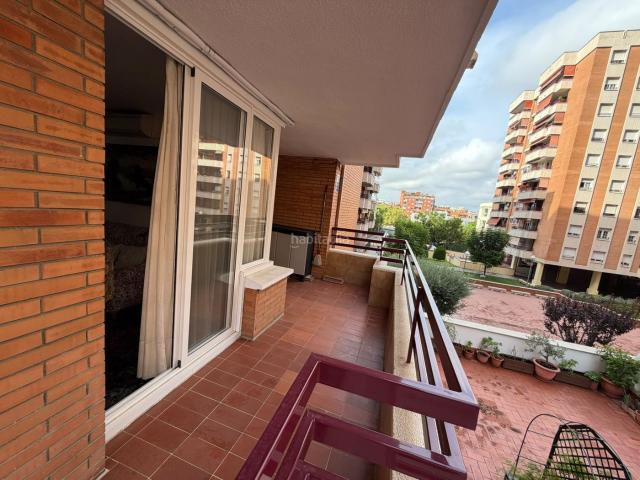 Piso en venta en Barcelona, La Bordeta. piso con parking en gran via centre!. Pisos.