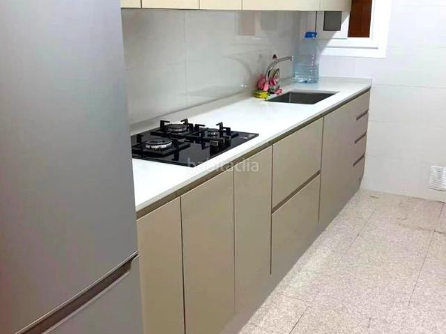 Piso en venta en Barcelona, La Bordeta. PISO EN CALLE PARCERISA. Pisos.