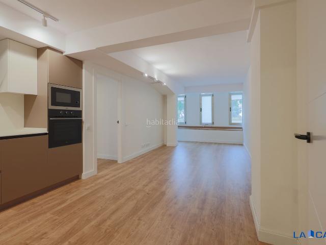 Piso en venta en Barcelona, La Bordeta. PISO TOTALMENTE REFORMADO DE 92m2 A ESTRENAR EN RAMBLA BADAL!. Pisos.