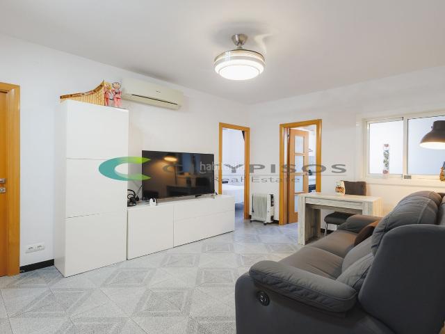 Piso en venta en Barcelona, La Bordeta. Pisos.