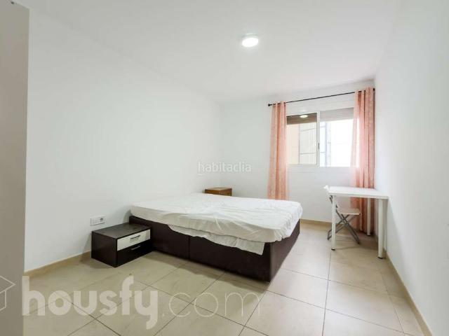 Piso en venta en Barcelona, La Guineueta. Pisos.