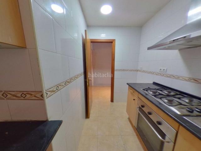 Piso en venta en Barcelona, La Marina del Port. ESPECIAL INVERSORES. VENTA DE PISO ALQUILADO EN BARCELONA C FERROCARRILS CATALANS. Pisos.