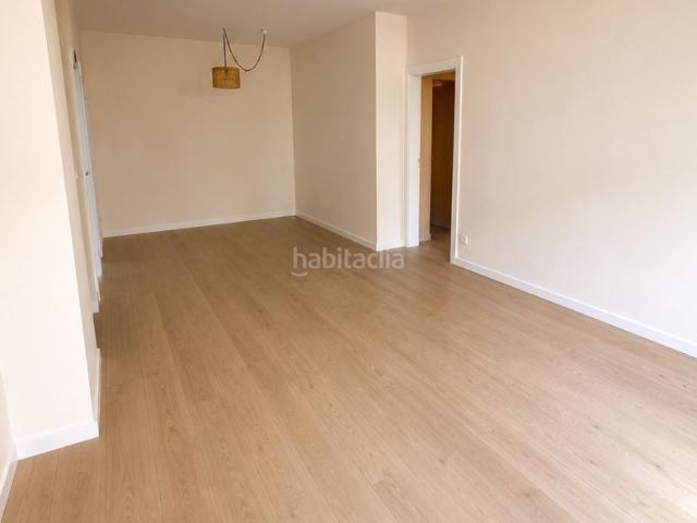 Piso en venta en Barcelona, La Marina del Port. Exclusividad piso 110 m2 terraza 30 m2 y zona comunitaria en La Marina del Port. Pisos.