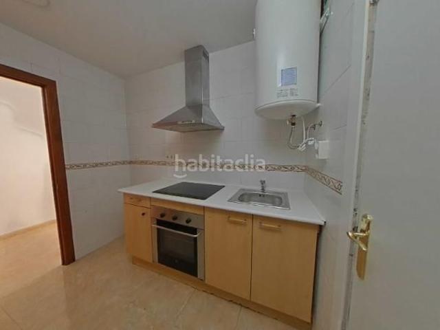 Piso en venta en Barcelona, La Marina del Port. Piso en venta en calle Ferrocarrils Catalans. Pisos.