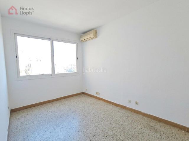 Piso en venta en Barcelona, La Marina del Port. PISO EN VENTA EN CALLE FONERIA. Pisos.