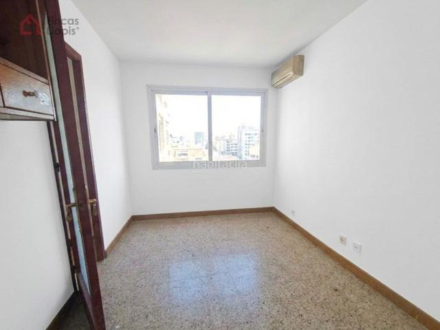 Piso en venta en Barcelona, La Marina del Port. PISO EN VENTA EN CALLE FONERIA. Pisos.
