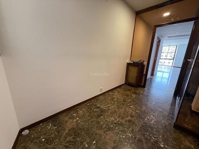 Piso en venta en Barcelona, La Nova Esquerra de l´Eixample. Exclusivo piso de 159 m con 5 habitaciones, parking doble y conserjería. Pisos.