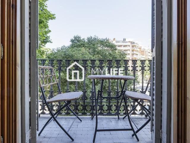 Piso en venta en Barcelona, La Nova Esquerra de l´Eixample. Fantástico piso modernista en venta en lEsquerra de lEixample. Pisos.