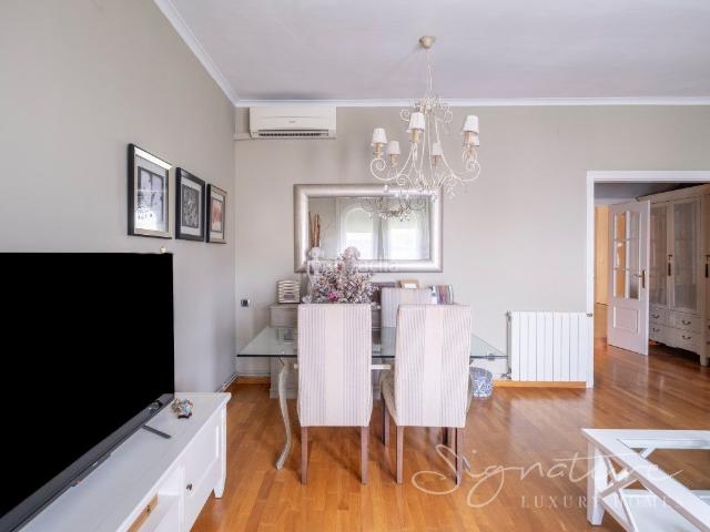 Piso en venta en Barcelona, La Nova Esquerra de l´Eixample. Fantástico piso en lEixample con mucha luz y reformado situado en una sexta planta. Pisos.