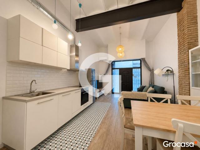 Piso en venta en Barcelona, La Nova Esquerra de l´Eixample. Oportunidad de inversión en excelente ubicación junto a la Estación de Sants. Pisos.