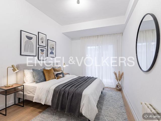 Piso en venta en Barcelona, La Nova Esquerra de l´Eixample. Piso tranquilo y reformado en calle Còrsega. Pisos.