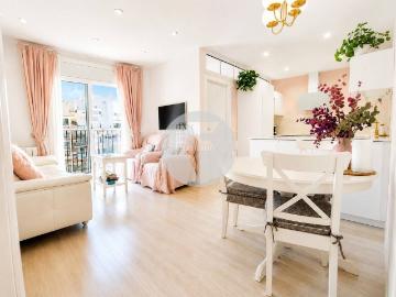 Piso en venta en Barcelona, La Nova Esquerra de l´Eixample. VIVIENDA TOTALMENTE REFORMADA CON OPCIÓN DE PLAZA DE PARKING. Pisos.