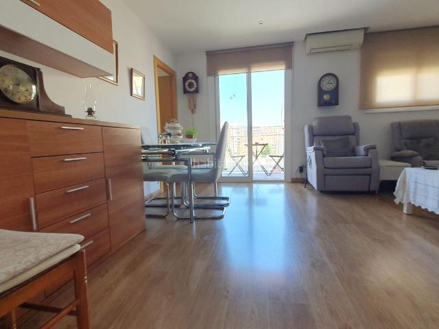 Piso en venta en Barcelona, La Sagrera. PISO DE 3 DORMITORIOS, SALÓN COMEDOR AMPLIO ORIENTADO MONTAÑA. Pisos.