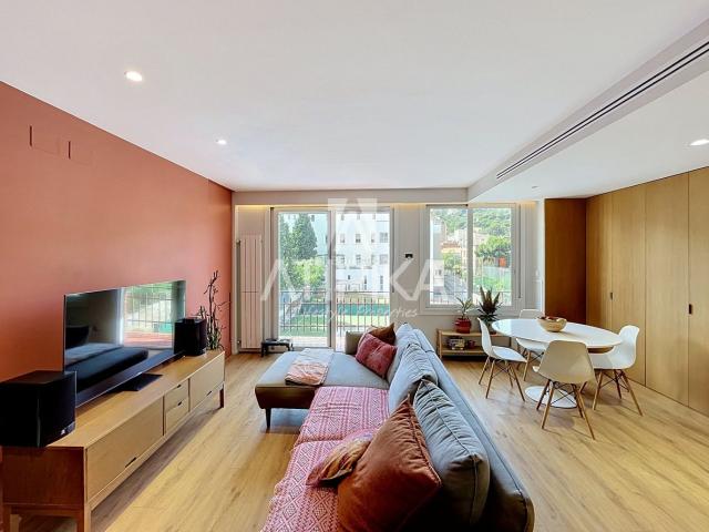 Piso en venta en Barcelona, La Salut. Piso reformado en venta de 3 habitaciones con balcón junto al Park Güell. Pisos.