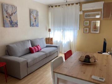 Piso en venta en Barcelona, Montbau. Piso luminoso 55 m² exteriores. Pisos.