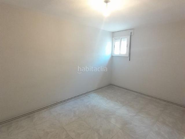 Piso en venta en Barcelona, Montbau. Pisos.