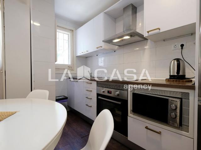 Piso en venta en Barcelona, Montbau. TRES HABITACIONES. Pisos.