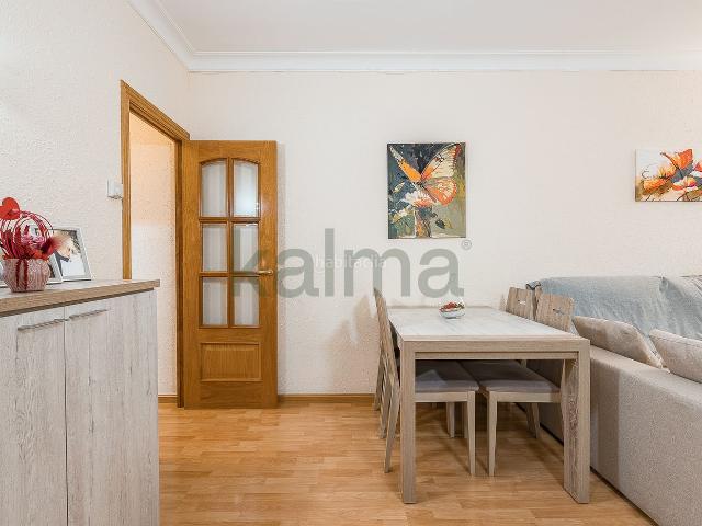 Piso en venta en Barcelona, Navas. NUDA PROPIEDAD en venta en Calle Juan de Garay. Pisos.