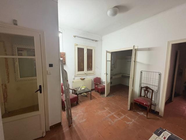 Piso en venta en Barcelona, Navas. Piso de 3 habitaciones para reformar en Sant Antoni Maria Claret. Pisos.