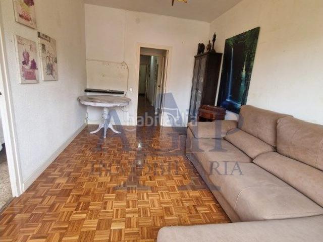Piso en venta en Barcelona, Navas. Amplio piso de 4 habitaciones en una de las mejores zonas de La Sagrera. Pisos.