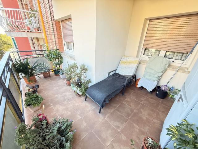 Piso en venta en Barcelona, Navas. Pisos.