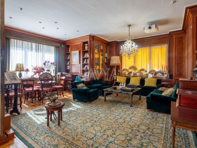 Piso en venta en Barcelona, Pedralbes. Gran vivienda señorial a cuatro vientos en Pedralbes. Pisos.