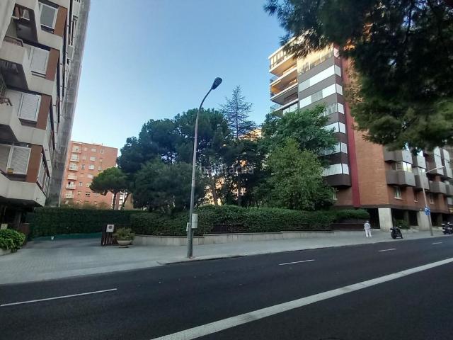 Piso en venta en Barcelona, Pedralbes. Exclusiva vivienda de 155 m2 exterior a tres orientaciones en Passeig Manuel Girona. Pisos.