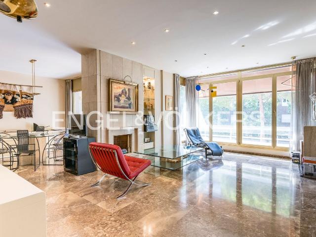 Piso en venta en Barcelona, Pedralbes. Exclusivo piso con terraza, piscina y garaje doble en Doctor Ferran SarriáPedralbes. Pisos.