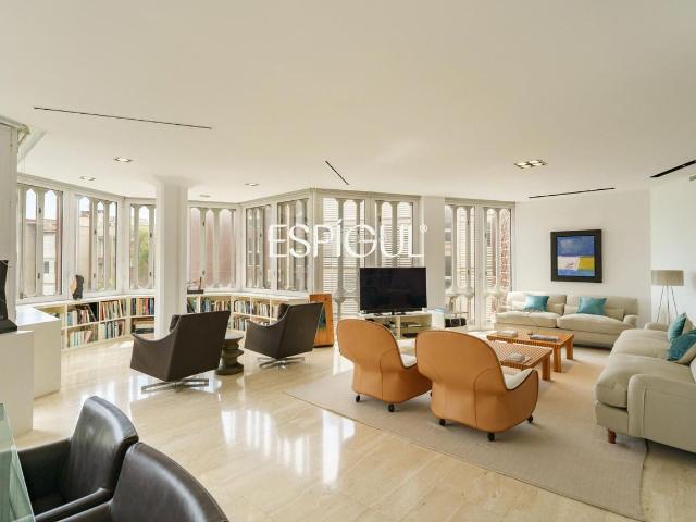 Piso en venta en Barcelona, Pedralbes. Privilegiada Residencia en Pedralbes Arquitectura Radial y Privacidad Total. Pisos.