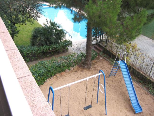 Piso en venta en Barcelona, Pedralbes. Piso todo exterior en Pedralbes. Pisos.
