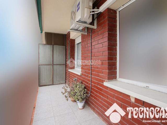 Piso en venta en Barcelona, Porta. Piso en venta en Barcelona. Pisos.