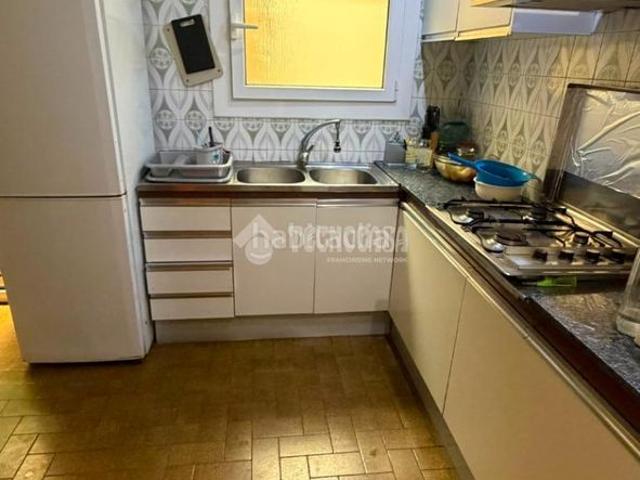 Piso en venta en Barcelona, Porta. Piso en venta en Barcelona. Pisos.