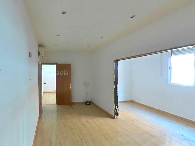 Piso en venta en Barcelona, Porta. Pisos.