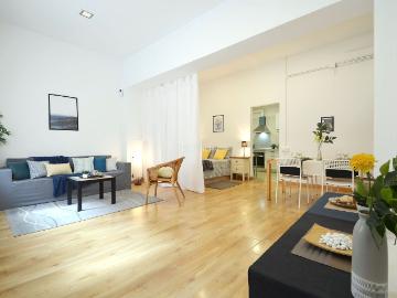 Piso en venta en Barcelona, Prosperitat. Vivienda local luminiso. Pisos.