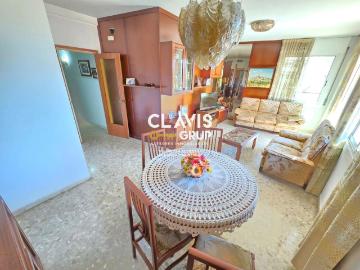 Piso en venta en Barcelona, Prosperitat. Balcón Exterior de 15,95m 2 parkings 2 Baños. Pisos.