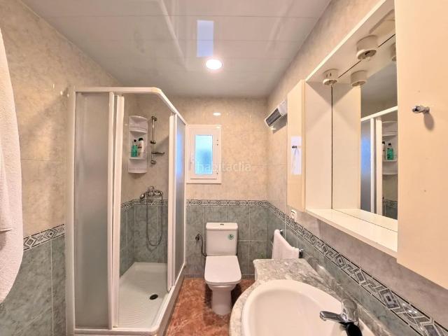 Piso en venta en Barcelona, Prosperitat. Oportunidad en La Prosperitat piso exterior reformado a 1 minuto del metro con 2 balcones!. Pisos.