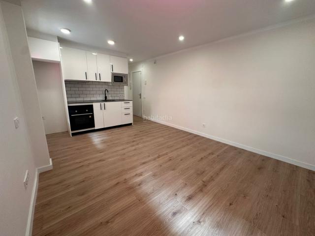 Piso en venta en Barcelona, Prosperitat. Piso recién reformado. Pisos.