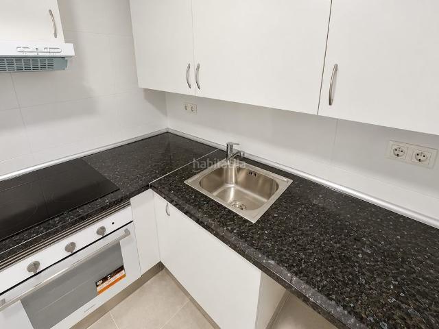 Piso en venta en Barcelona, Prosperitat. Piso 3 habitaciones en Verdun, junto a Via Júlia. Pisos.