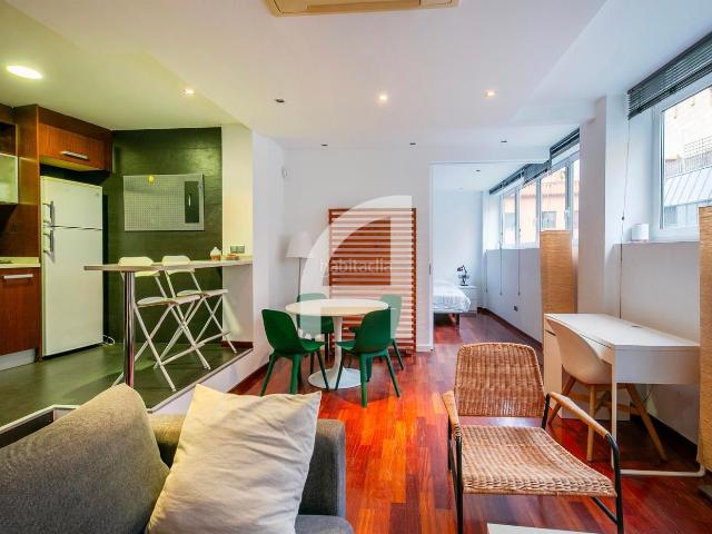 Piso en venta en Barcelona, Putget Farró. ACOGEDOR PISO CON DISTRIBUCIÓN CUADRADA. Pisos.