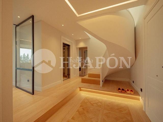 Ático en venta en Barcelona, Putget Farró. Ático dúplex de lujo en zona alta de Barcelona con vistas panorámicas. Áticos.