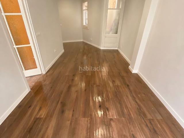 Piso en venta en Barcelona, Putget Farró. Encantador ático de diseño a estrenar en El Putget. Pisos.