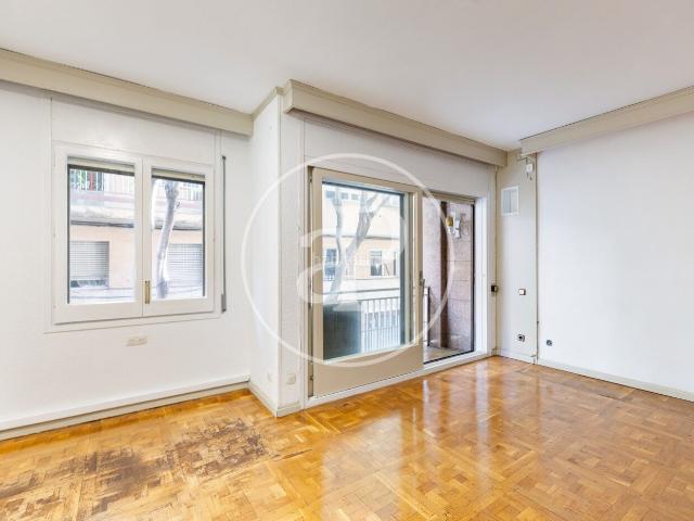 Piso en venta en Barcelona, Putget Farró. Piso en venta en calle Vallirana. Pisos.