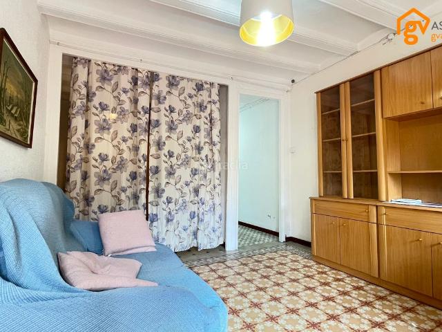 Piso en venta en Barcelona, Raval. 64 m², 2 hab, balcon. Pisos.