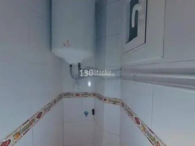 Piso en venta en Barcelona, Raval. Alquilado oportunidad de inversión. Pisos.