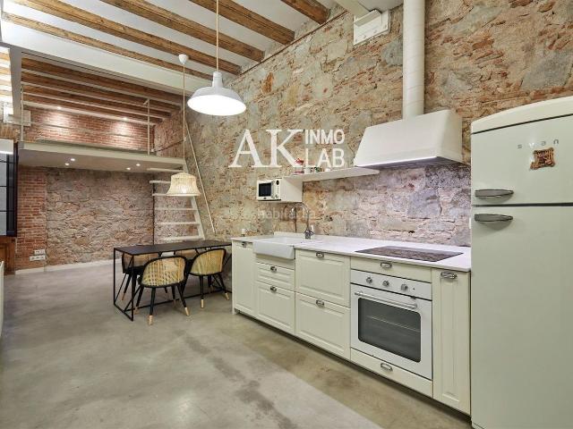 Piso en venta en Barcelona, Raval. Apartamento reformado en planta baja en venta en Peu de la Creu, Raval. Pisos.