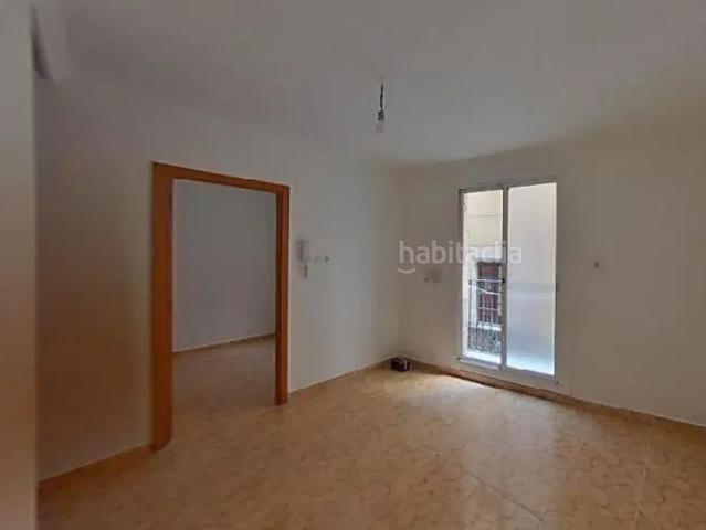 Piso en venta en Barcelona, Raval. Barcelona Barcelona. EN RENTABILIDAD se vende alquilado, no se puede visitar ni hipotecar. Pisos.